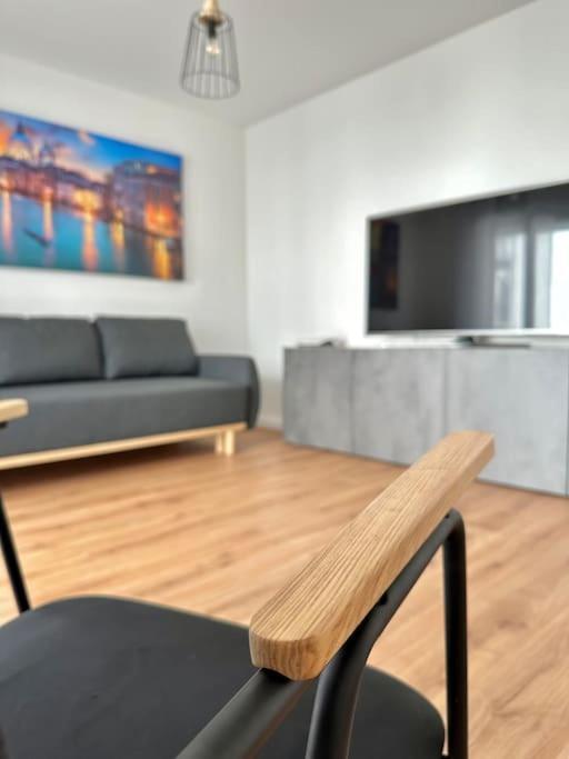 Amao-Pearl I Comfort Suite I 94Qm I Kingsize-Bett I Exklusiv Mit Balkon & Tiefgarage I Aufzug Όφενμπουργκ Εξωτερικό φωτογραφία