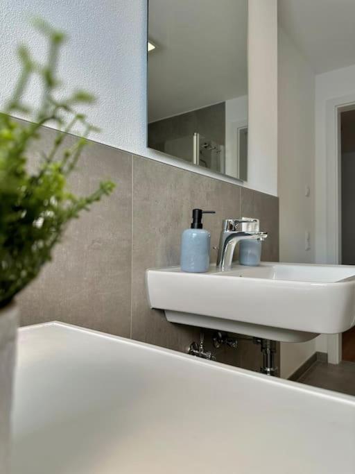 Amao-Pearl I Comfort Suite I 94Qm I Kingsize-Bett I Exklusiv Mit Balkon & Tiefgarage I Aufzug Όφενμπουργκ Εξωτερικό φωτογραφία